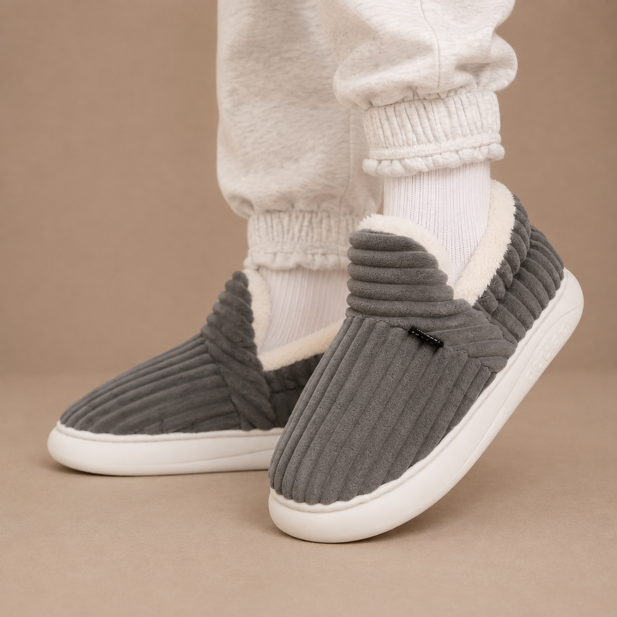 Fleece Lined Women's Winter Slippers – Warm Slip-On House Shoes