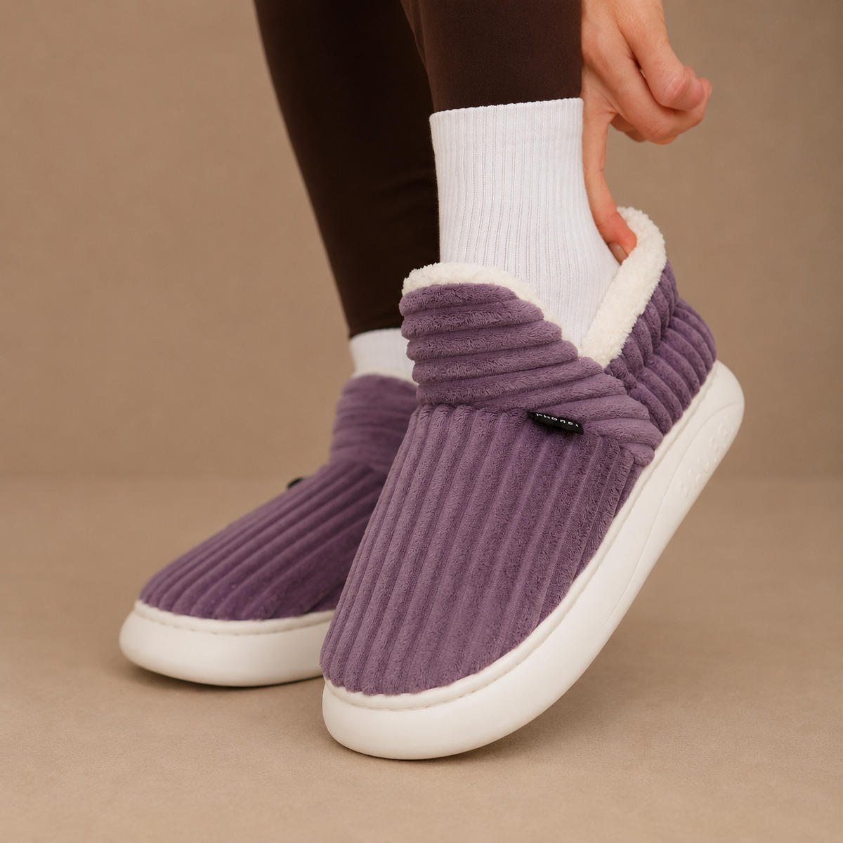 Fleece Lined Women's Winter Slippers – Warm Slip-On House Shoes